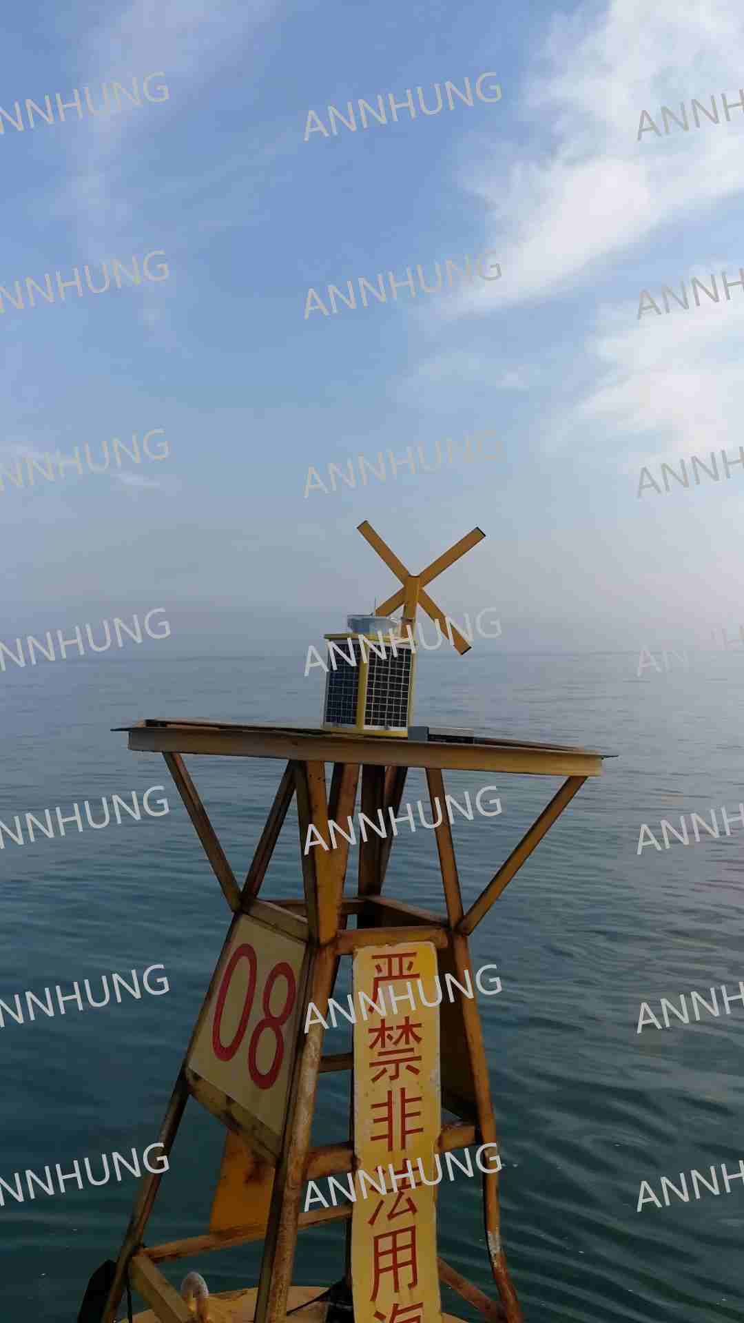 أحدث حالة شركة حول Project Case Display of AH-ML-S7 LED Solar Powered Marine Lantern on Offshore Navigation Buoy 