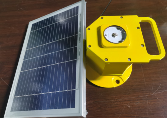 هيكل من البولي كربونات LED لمهبط الطائرات المروحي ضوء يعمل بالطاقة الشمسية أضواء ممر سيارات الأجرة FATO